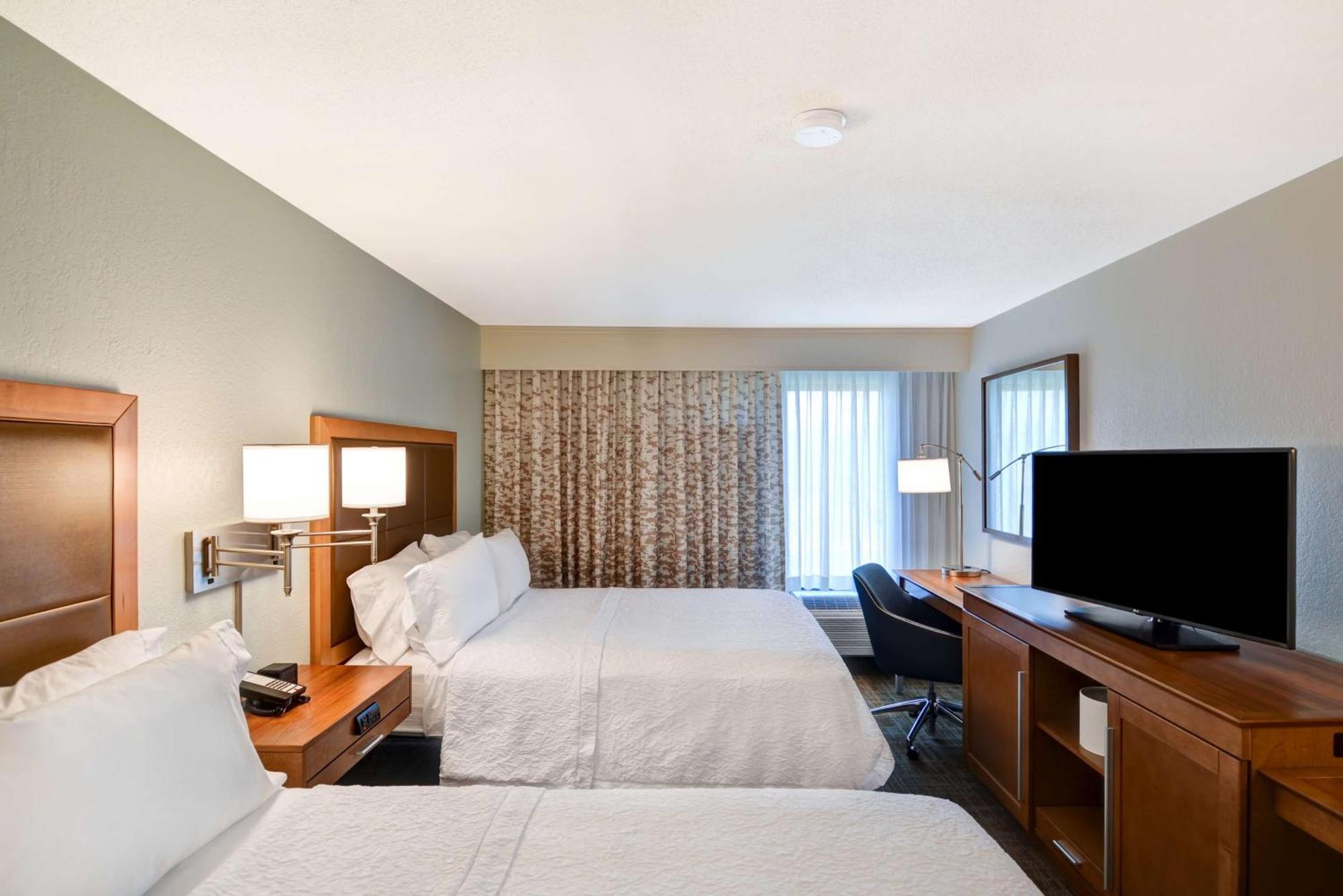 Hampton Inn By Hilton Мілфорд Екстер'єр фото