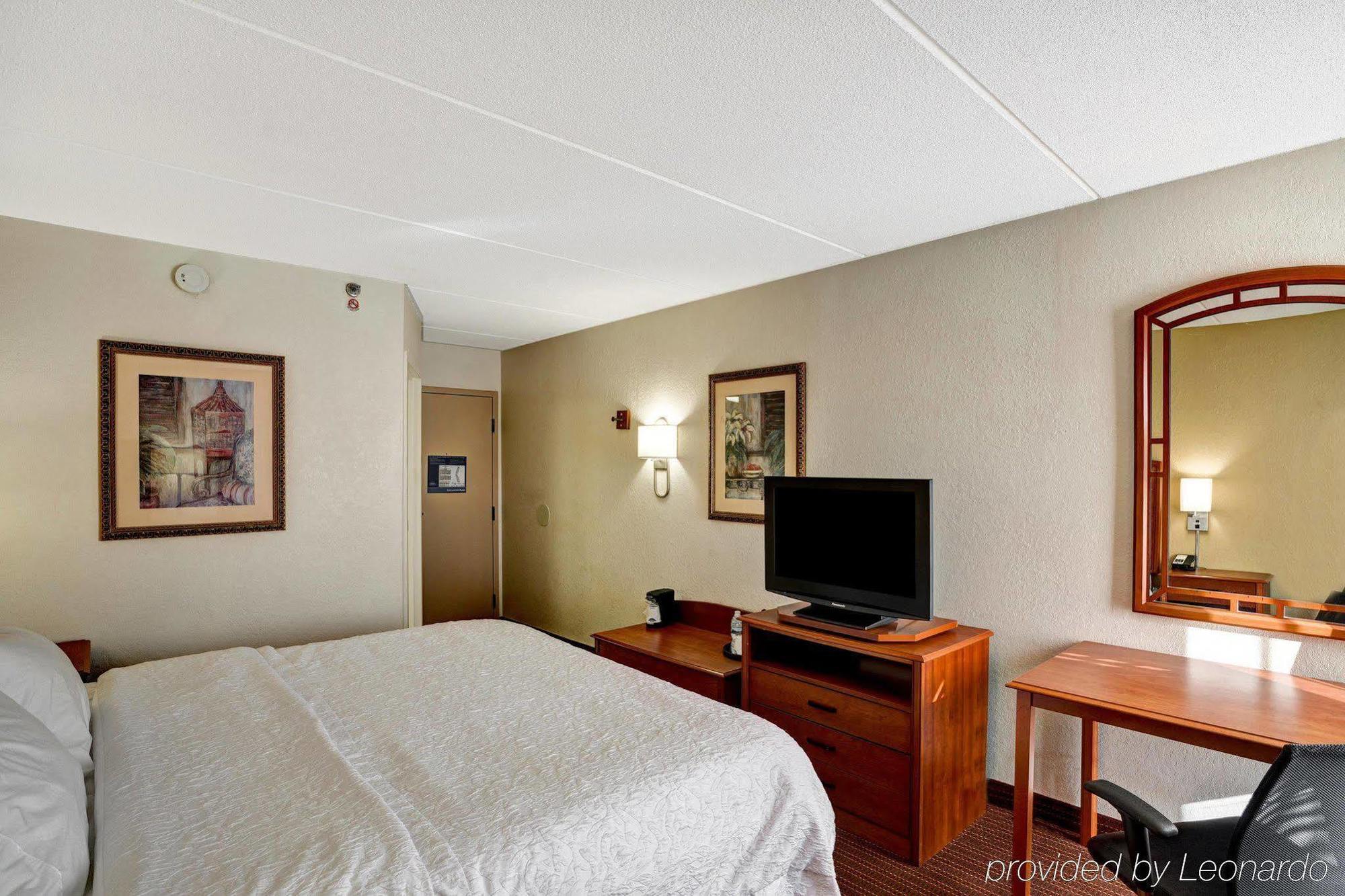 Hampton Inn By Hilton Мілфорд Екстер'єр фото